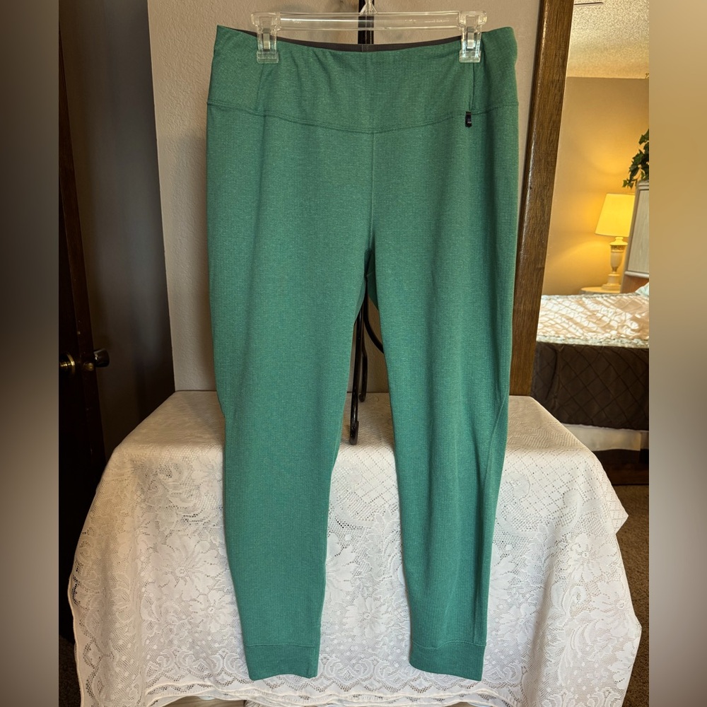 Women’s Patagonia Green Capilene Baselayer Pants with Elastic Waistband - XL
